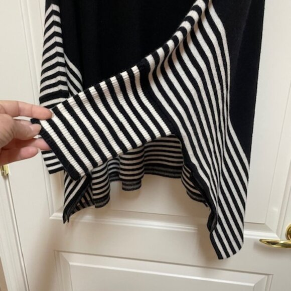 P. Luca Milano black and white poncho/cape/wrap with sleeves. - Picture 2 of 7